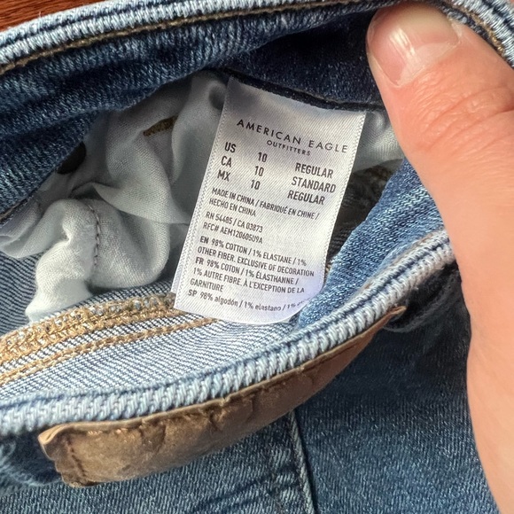 ❌SOLD❌American Eagle Mom Jean - Picture 4 of 4